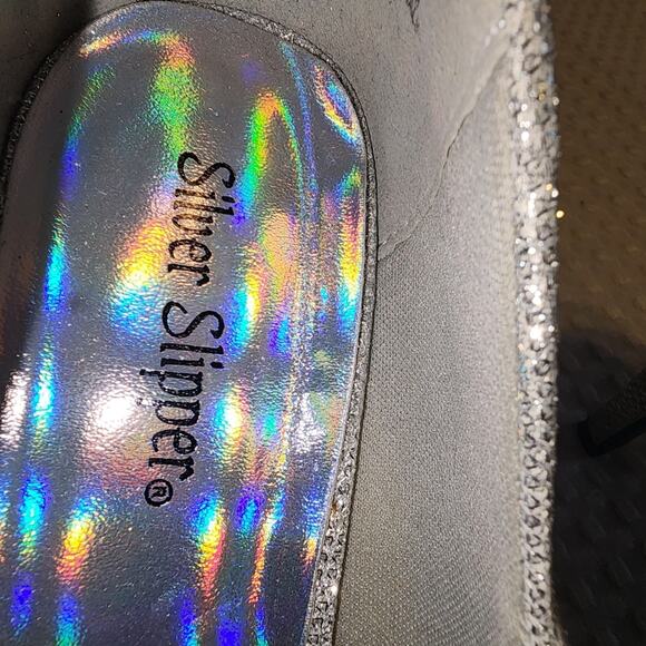 SILVER SLIPPER EUC WOMEN'S SIZE 8W MIRAGE BLING FASHION PUMP HEELS - Picture 3 of 9
